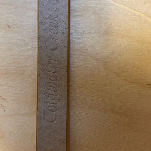 Coldwater Creek women’s thin faux snakeskin yellow belt size L - Picture 3 of 7